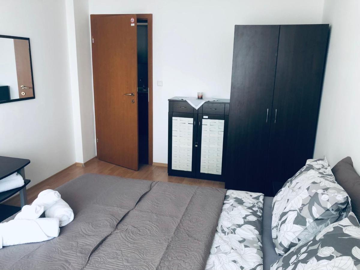 Beautiful Apartment Right By The Sea, Sveti Vlas Ngoại thất bức ảnh
