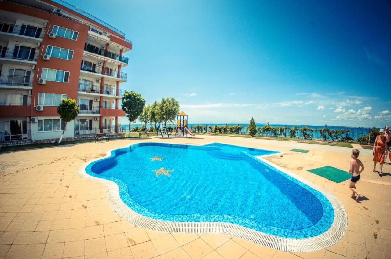 Beautiful Apartment Right By The Sea, Sveti Vlas Ngoại thất bức ảnh