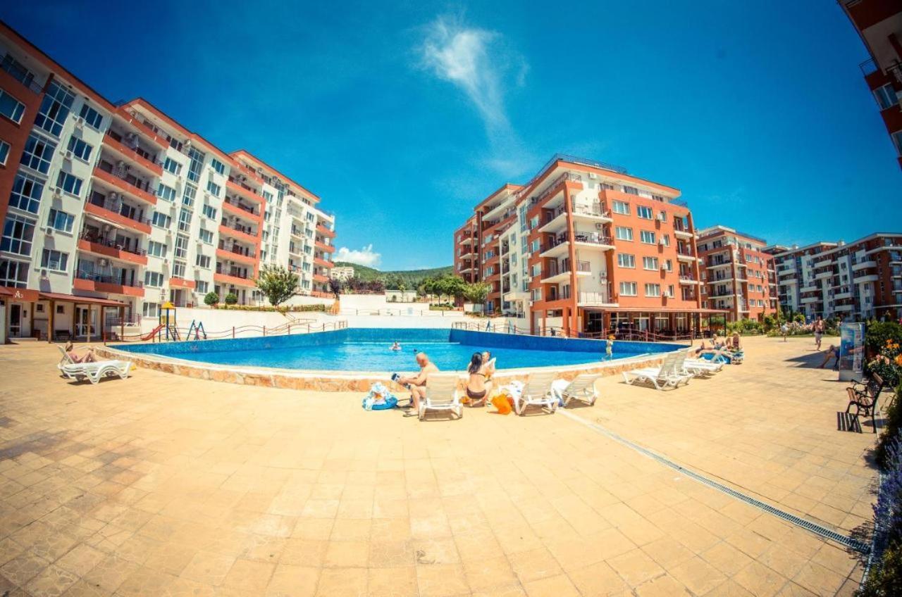 Beautiful Apartment Right By The Sea, Sveti Vlas Ngoại thất bức ảnh