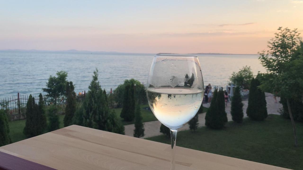 Beautiful Apartment Right By The Sea, Sveti Vlas Ngoại thất bức ảnh