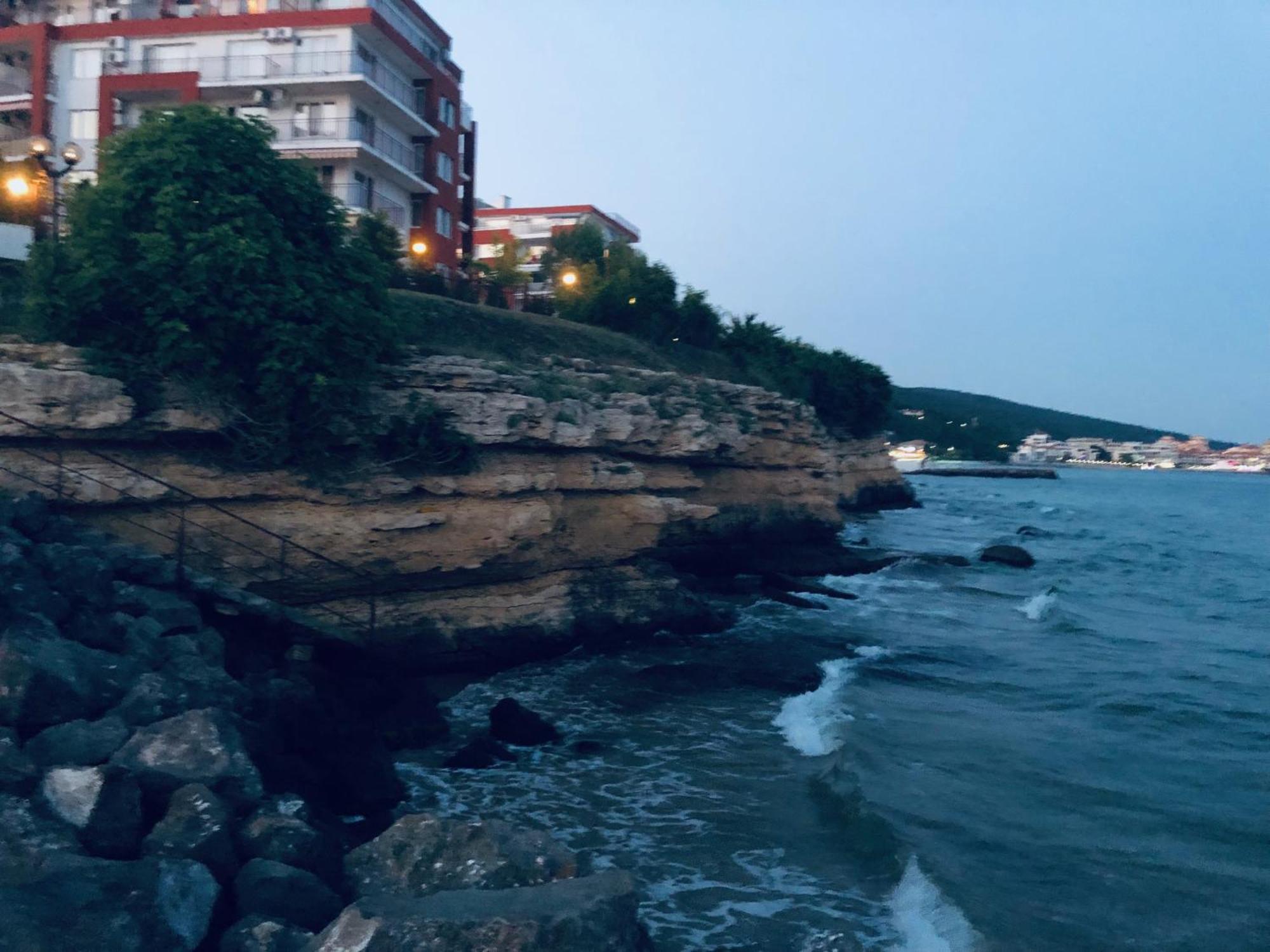 Beautiful Apartment Right By The Sea, Sveti Vlas Ngoại thất bức ảnh
